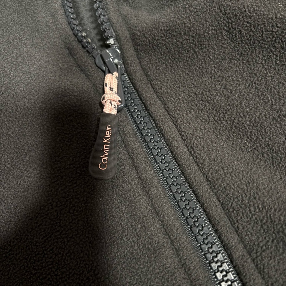 Calvin Klein Performance Vest - Picture 6 of 6